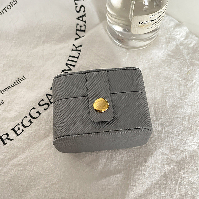 Liten elegant smyckesask i läder - Perfekt för ringar & örhängen